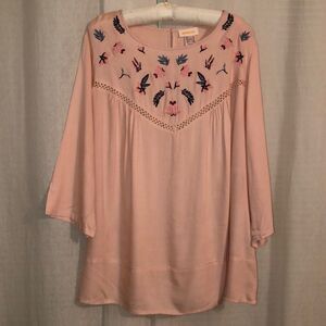 Ambria 18 Blush Pink Embroidered Chest Crochet Inset  Quarter Sleeve Blouse
